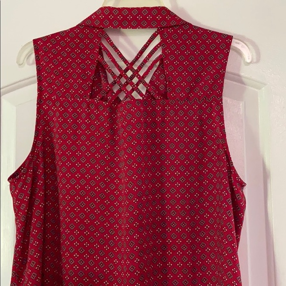 Unique top with cut-out design on the upper back —so cute! - Picture 5 of 13
